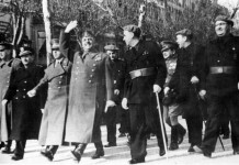 L’alcalde Mateu i Pla, a l’esquerra de Franco, a Barcelona el 30 de gener de 1942, per celebrar el tercer aniversari de l’entrada a la ciutat.