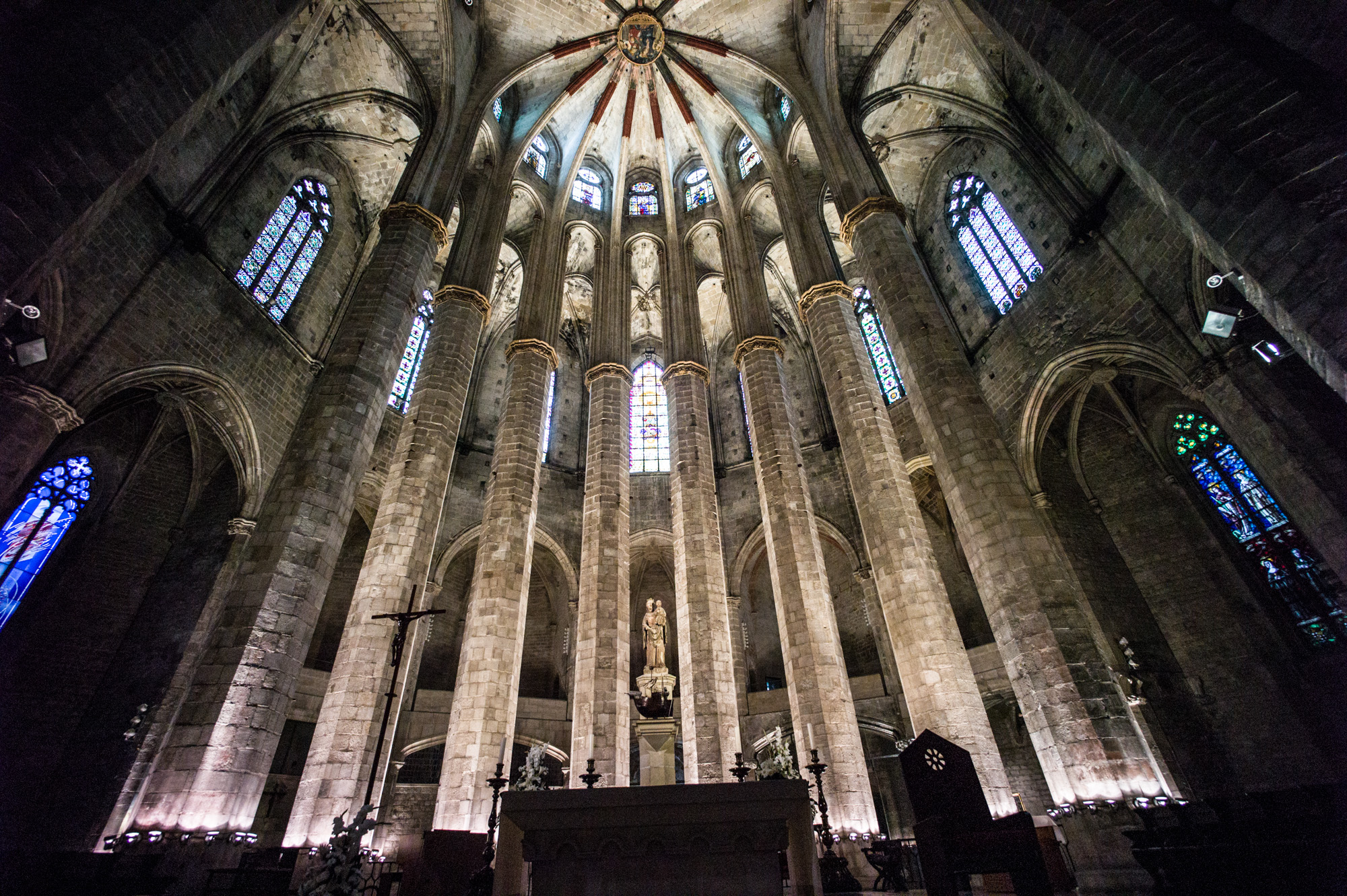 Interior de la Catedral de Santa Maria del Mar – FOTO: Faris Algosaib