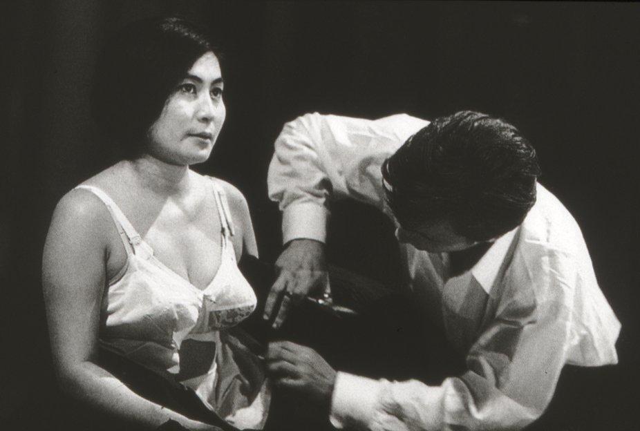 Yoko Ono | Cut Piece