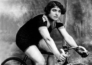 Imatge de l'Alfonsina Strada, qui es va enregistrar com a Alfonsí per competir amb homes. Font: Twitter.